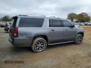 ✅ 2018 Chevrolet Suburban Premier • VIN: 1GNSCJKC5JR293962 • Lot: 50641835. Wystawiony na Copart z przebiegiem 137 598 mil. Bezpłatny archiwum sprzedaży aukcyjnych z USA i szczegółowy raport historii pojazdu na DreamBid. Zdjęcie 3.