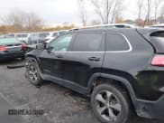 ✅ 2020 Jeep Cherokee Limited • VIN: 1C4PJMDX9LD563975 • Lot: 43573677. Wystawiony na IAAI z przebiegiem Nie podano. Bezpłatny archiwum sprzedaży aukcyjnych z USA i szczegółowy raport historii pojazdu na DreamBid. Zdjęcie 15.