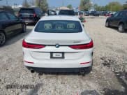 ✅ 2021 BMW 2 Series 228i • VIN: WBA53AK06M7H55442 • Lot: 42127060. Wystawiony na IAAI z przebiegiem 95 737 mil. Bezpłatny archiwum sprzedaży aukcyjnych z USA i szczegółowy raport historii pojazdu na DreamBid. Zdjęcie 16.
