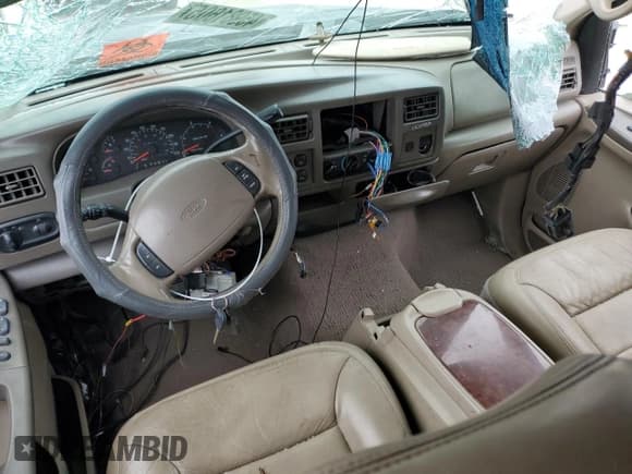 ✅ 2000 Ford Excursion Limited • VIN: 1FMSU43F3YEC60875 • Лот: 45981605. Опубликован ранее на Copart с пробегом 318 711 миль. Бесплатный доступ к архиву аукционных продаж из США и подробный отчёт об истории автомобиля на DreamBid. Изображение 8.