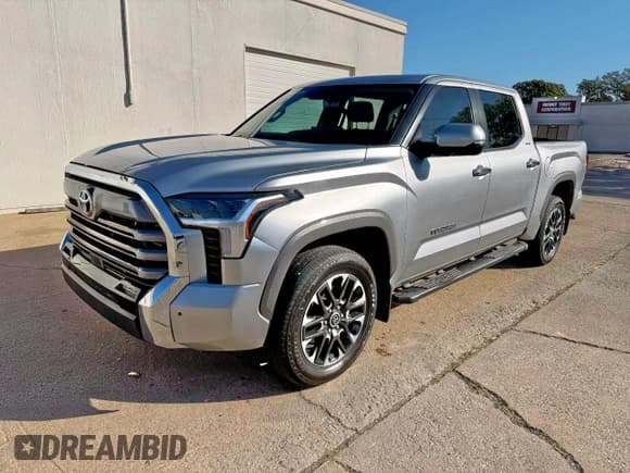 ✅ 2024 Toyota Tundra Limited • VIN: 5TFJA5DB3RX203060 • Lot: 92344635. Wystawiony na Copart z przebiegiem 23 968 mil. Bezpłatny archiwum sprzedaży aukcyjnych z USA i szczegółowy raport historii pojazdu na DreamBid. Zdjęcie 2.