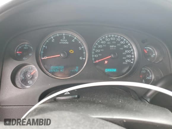 ✅ 2011 Chevrolet Suburban LS • VIN: 1GNSCHE07BR179084 • Lot: 55298314. Listed on Copart with 187,631 mi. Free auction sales archive from the USA and detailed vehicle history report at DreamBid. Image 9.