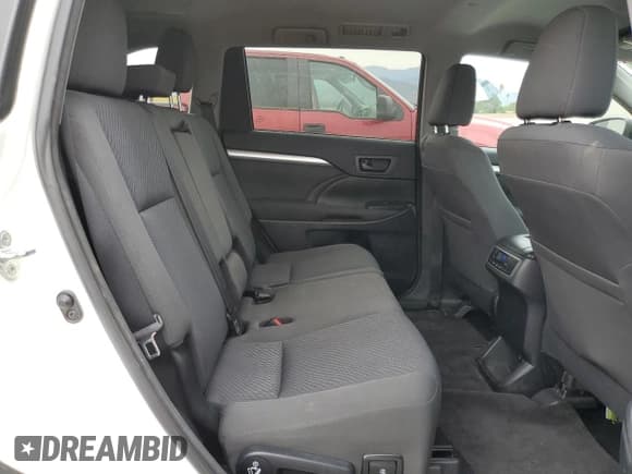 ✅ 2017 Toyota Highlander Hybrid LE • VIN: 5TDBGRFH8HS020902 • Лот: 68752033. Опубликован ранее на Copart с пробегом 103 787 миль. Бесплатный доступ к архиву аукционных продаж из США и подробный отчёт об истории автомобиля на DreamBid. Изображение 11.