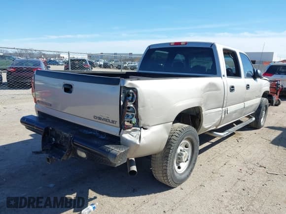 ✅ 2004 Chevrolet Silverado 2500HD LS • VIN: 1GCHC23U14F163344 • Лот: 41687719. Опубликован ранее на IAAI с пробегом Не указан. Бесплатный доступ к архиву аукционных продаж из США и подробный отчёт об истории автомобиля на DreamBid. Изображение 4.