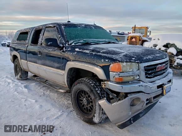 ✅ 2005 GMC Sierra 1500 SLT • VIN: 1GTEK19B15Z202584 • Лот: 94100465. Опубликован ранее на Copart с пробегом 206 580 миль. Бесплатный доступ к архиву аукционных продаж из США и подробный отчёт об истории автомобиля на DreamBid. Изображение 4.