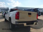 ✅ 2019 Chevrolet Colorado 2WD Work Truck • VIN: 1GCHSBEA2K1111298 • Lot: 43523952. Wystawiony na IAAI z przebiegiem 107 468 mil. Bezpłatny archiwum sprzedaży aukcyjnych z USA i szczegółowy raport historii pojazdu na DreamBid. Zdjęcie 3.