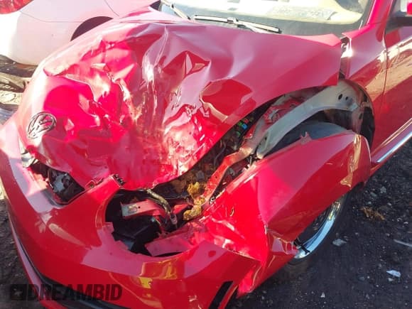 ✅ 2013 Volkswagen Beetle Fender Edition • VIN: 3VWJP7AT5DM619632 • Lot: 40550698. Listed on IAAI with 35,000 mi. Free auction sales archive from the USA and detailed vehicle history report at DreamBid. Image 6.