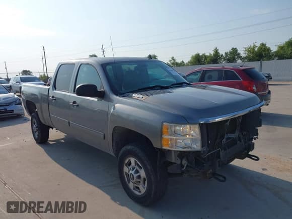 ✅ 2014 Chevrolet Silverado 2500HD LT • VIN: 1GC1CXEG2EF157527 • Lot: 43209361. Listed on IAAI with 193,310 mi. Free auction sales archive from the USA and detailed vehicle history report at DreamBid. Image 1.