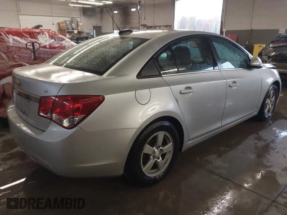 ✅ 2016 Chevrolet Cruze LT • VIN: 1G1PE5SB7G7143842 • Лот: 43563336. Опубликован ранее на IAAI с пробегом 112 084 миль. Бесплатный доступ к архиву аукционных продаж из США и подробный отчёт об истории автомобиля на DreamBid. Изображение 4.