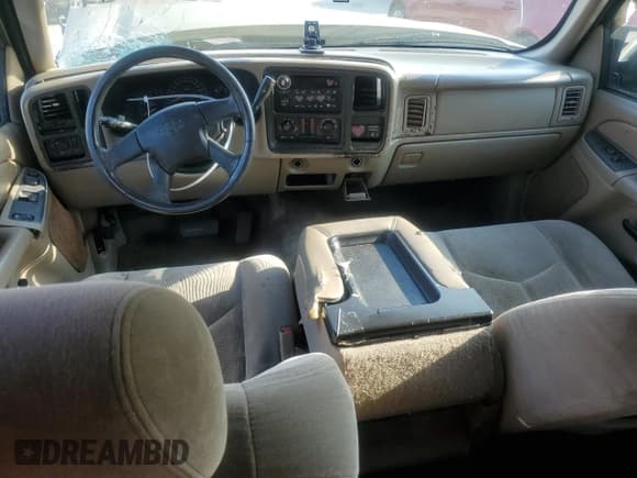 ✅ 2004 Chevrolet Silverado 1500 LS • VIN: 2GCEC19T641424602 • Лот: 77579784. Опубликован ранее на Copart с пробегом 356 121 миль. Бесплатный доступ к архиву аукционных продаж из США и подробный отчёт об истории автомобиля на DreamBid. Изображение 8.