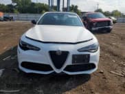 ✅ 2024 Alfa Romeo Giulia Veloce • VIN: ZARFANBN2R7678224 • Lot: 67978965. Wystawiony na Copart z przebiegiem 7 500 mil. Bezpłatny archiwum sprzedaży aukcyjnych z USA i szczegółowy raport historii pojazdu na DreamBid. Zdjęcie 5.