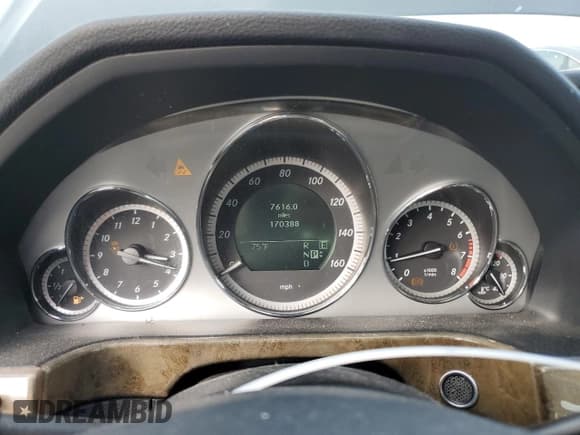 ✅ 2011 Mercedes-Benz E 350 Luxury • VIN: WDDHF8HB7BA445456 • Lot: 92266055. Listed on Copart with 170,388 mi. Free auction sales archive from the USA and detailed vehicle history report at DreamBid. Image 9.