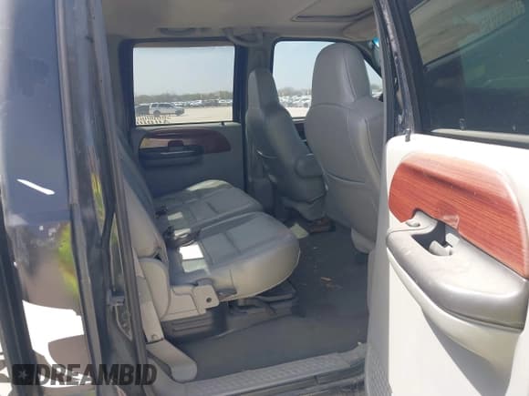 ✅ 2005 Ford F-250 XL • VIN: 1FTSW21P45EB16990 • Lot: 41741408. Listed on IAAI with Not provided. Free auction sales archive from the USA and detailed vehicle history report at DreamBid. Image 8.