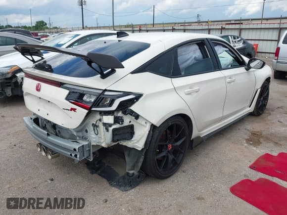 ✅ 2023 Honda Civic Type R • VIN: JHMFL5G42PX000363 • Lot: 42586422. Wystawiony na IAAI z przebiegiem 26 398 mil. Bezpłatny archiwum sprzedaży aukcyjnych z USA i szczegółowy raport historii pojazdu na DreamBid. Zdjęcie 4.