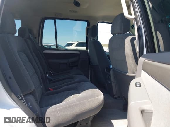 ✅ 2003 Ford Explorer XLT • VIN: 1FMZU73W83ZB23061 • Lot: 42549476. Listed on IAAI with 221,146 mi. Free auction sales archive from the USA and detailed vehicle history report at DreamBid. Image 8.