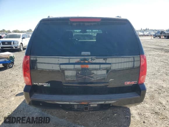 ✅ 2008 GMC Yukon SLT 4SB • VIN: 1GKFK13098R104939 • Лот: 82456245. Опубликован ранее на Copart с пробегом 215 995 миль. Бесплатный доступ к архиву аукционных продаж из США и подробный отчёт об истории автомобиля на DreamBid. Изображение 6.