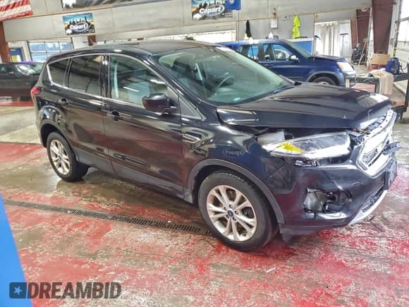 ✅ 2019 Ford Escape SE • VIN: 1FMCU9GD9KUA77164 • Лот: 93738335. Опубликован ранее на Copart с пробегом 70 524 миль. Бесплатный доступ к архиву аукционных продаж из США и подробный отчёт об истории автомобиля на DreamBid. Изображение 4.