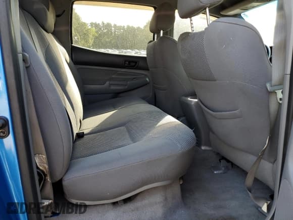 ✅ 2005 Toyota Tacoma • VIN: 5TEMU52N55Z123795 • Lot: 68678435. Listed on Copart with 129,507 mi. Free auction sales archive from the USA and detailed vehicle history report at DreamBid. Image 10.