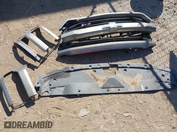 ✅ 2017 Chevrolet Silverado 1500 LT • VIN: 3GCUKREC8HG391148 • Lot: 43299861. Listed on IAAI with 137,132 mi. Free auction sales archive from the USA and detailed vehicle history report at DreamBid. Image 12.