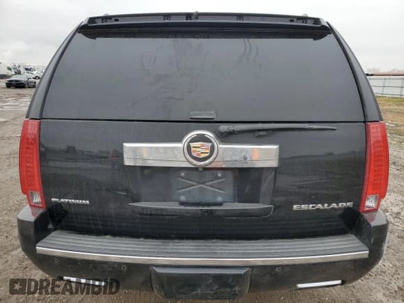 ✅ 2013 Cadillac Escalade ESV Platinum Edition • VIN: 1GYS3KEF8DR326262 • Лот: 42874155. Опубликован ранее на Copart с пробегом 108 442 миль. Бесплатный доступ к архиву аукционных продаж из США и подробный отчёт об истории автомобиля на DreamBid. Изображение 6.