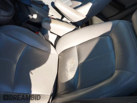 ✅ 2004 Saturn VUE V6 • VIN: 5GZCZ53414S842093 • Lot: 41632823. Wystawiony na IAAI z przebiegiem 131 605 mil. Bezpłatny archiwum sprzedaży aukcyjnych z USA i szczegółowy raport historii pojazdu na DreamBid. Zdjęcie 16.