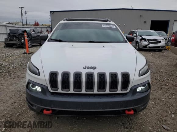 ✅ 2014 Jeep Cherokee Trailhawk • VIN: 1C4PJMBS8EW267778 • Lot: 85760065. Wystawiony na Copart z przebiegiem 162 614 mil. Bezpłatny archiwum sprzedaży aukcyjnych z USA i szczegółowy raport historii pojazdu na DreamBid. Zdjęcie 5.