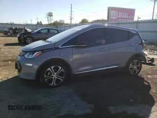 2020 Chevrolet Bolt EV 2LT z VIN 1G1FX6S08L4108247, wystawiony jako Copart lot #76088104 z przebiegiem 80 840 mil mil oraz Szkoda całkowita • Salvage title. Historia ofert i sprzedaży dostępna na DreamBid. Obrazek 1.
