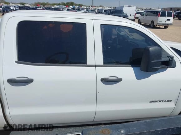 ✅ 2017 Chevrolet Silverado 2500HD Work Truck • VIN: 1GC1KUEG5HF217368 • Lot: 43271780. Wystawiony na IAAI z przebiegiem 282 397 mil. Bezpłatny archiwum sprzedaży aukcyjnych z USA i szczegółowy raport historii pojazdu na DreamBid. Zdjęcie 11.