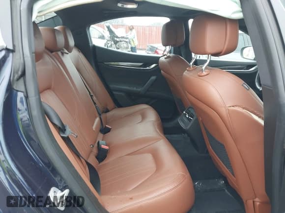 ✅ 2019 Maserati Ghibli • VIN: ZAM57XSA4K1325856 • Lot: 43358143. Wystawiony na IAAI z przebiegiem 44 410 mil. Bezpłatny archiwum sprzedaży aukcyjnych z USA i szczegółowy raport historii pojazdu na DreamBid. Zdjęcie 8.