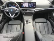 ✅ 2024 BMW 3 Series 330e xDrive • VIN: 3MW39FS04R8E39124 • Лот: 50041375. Опубликован ранее на Copart с пробегом 23 236 миль. Бесплатный доступ к архиву аукционных продаж из США и подробный отчёт об истории автомобиля на DreamBid. Изображение 8.