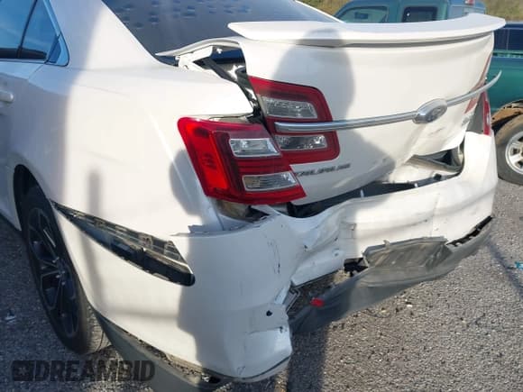 ✅ 2013 Ford Taurus SHO • VIN: 1FAHP2KT7DG161188 • Lot: 43708085. Listed on IAAI with 134,247 mi. Free auction sales archive from the USA and detailed vehicle history report at DreamBid. Image 6.