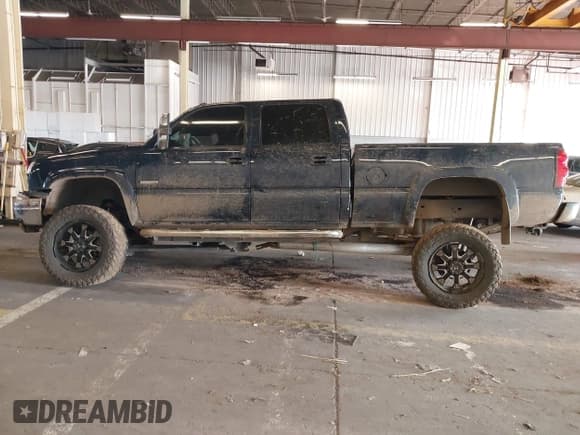 ✅ 2006 Chevrolet Silverado 2500HD LT1 • VIN: 1GCHK23D66F177200 • Lot: 40502053. Listed on IAAI with 103,207 mi. Free auction sales archive from the USA and detailed vehicle history report at DreamBid. Image 15.