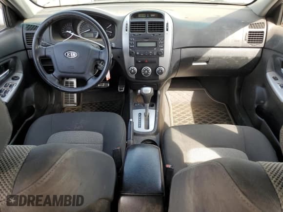 ✅ 2008 Kia Spectra • VIN: KNAFE161185017502 • Lot: 55814855. Wystawiony na Copart z przebiegiem 170 938 mil. Bezpłatny archiwum sprzedaży aukcyjnych z USA i szczegółowy raport historii pojazdu na DreamBid. Zdjęcie 8.