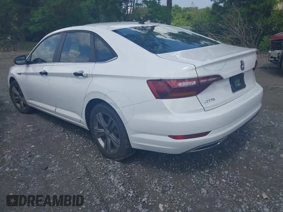✅ 2019 Volkswagen Jetta S • VIN: 3VWC57BU9KM103048 • Lot: 42178911. Listed on IAAI with 111,913 mi. Free auction sales archive from the USA and detailed vehicle history report at DreamBid. Image 3.