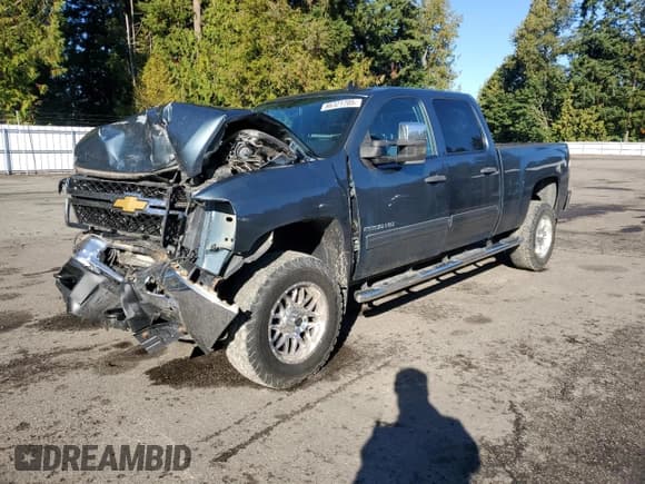 ✅ 2012 Chevrolet Silverado 2500HD LT • VIN: 1GC1KXCG1CF218093 • Лот: 86321705. Опубликован ранее на Copart с пробегом Не указан. Бесплатный доступ к архиву аукционных продаж из США и подробный отчёт об истории автомобиля на DreamBid. Изображение 1.