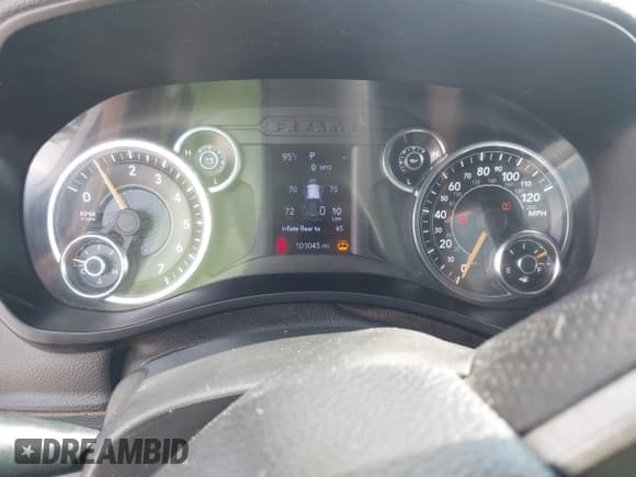 ✅ 2021 Ram 2500 Tradesman • VIN: 3C6UR5HJ7MG597531 • Lot: 42984126. Wystawiony na IAAI z przebiegiem 101 045 mil. Bezpłatny archiwum sprzedaży aukcyjnych z USA i szczegółowy raport historii pojazdu na DreamBid. Zdjęcie 7.