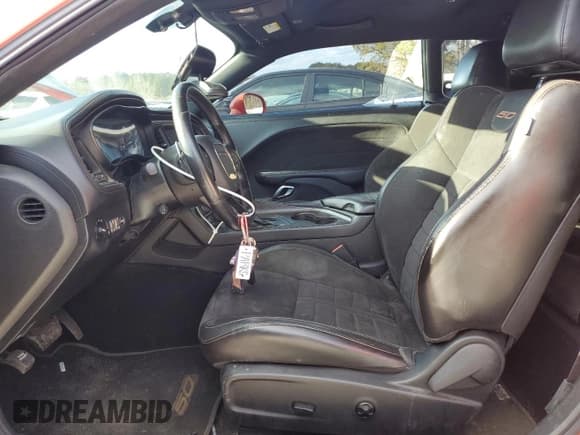 ✅ 2020 Dodge Challenger R/T Scat Pack • VIN: 2C3CDZFJ6LH156778 • Lot: 41816095. Wystawiony na Copart z przebiegiem 119 199 mil. Bezpłatny archiwum sprzedaży aukcyjnych z USA i szczegółowy raport historii pojazdu na DreamBid. Zdjęcie 7.