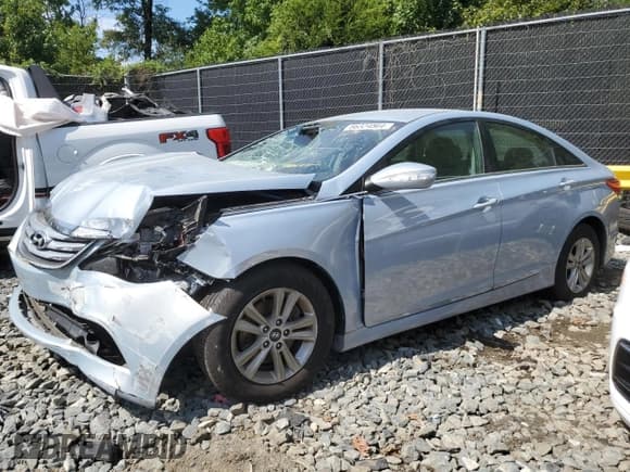 ✅ 2014 Hyundai Sonata GLS • VIN: 5NPEB4AC3EH934602 • Lot: 66324564. Listed on Copart with 137,624 mi. Free auction sales archive from the USA and detailed vehicle history report at DreamBid. Image 1.