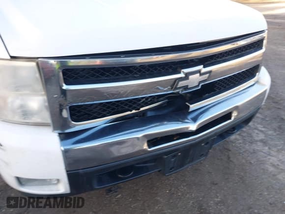 ✅ 2011 Chevrolet Silverado 1500 LT • VIN: 3GCPKSE3XBG251730 • Lot: 43478202. Wystawiony na IAAI z przebiegiem 159 837 mil. Bezpłatny archiwum sprzedaży aukcyjnych z USA i szczegółowy raport historii pojazdu na DreamBid. Zdjęcie 6.