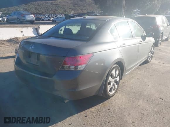 ✅ 2009 Honda Accord EX-L • VIN: 1HGCP268X9A138574 • Lot: 43847438. Wystawiony na IAAI z przebiegiem 445 466 mil. Bezpłatny archiwum sprzedaży aukcyjnych z USA i szczegółowy raport historii pojazdu na DreamBid. Zdjęcie 4.