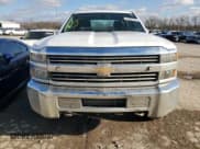 ✅ 2016 Chevrolet Silverado 2500HD Work Truck • VIN: 1GC1KUEG8GF124245 • Лот: 48033805. Опубликован ранее на Copart с пробегом 119 242 миль. Бесплатный доступ к архиву аукционных продаж из США и подробный отчёт об истории автомобиля на DreamBid. Изображение 5.