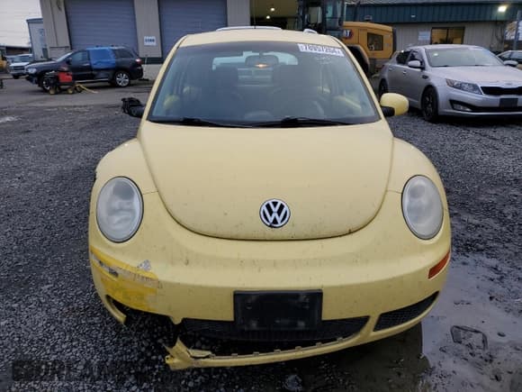 ✅ 2009 Volkswagen Beetle S • VIN: 3VWPG31C39M501055 • Lot: 78957264. Listed on Copart with 216,081 mi. Free auction sales archive from the USA and detailed vehicle history report at DreamBid. Image 5.