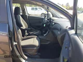 2020 Chevrolet Trax LS с VIN 3GNCJKSB9LL261954, выставлен на аукционе IAAI как лот 43360540 с пробегом 66 299 миль миль и . История ставок и продаж доступна на DreamBid. Изображение 5.