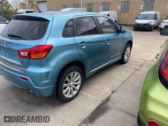 2011 Mitsubishi Outlander SE with VIN JA4AR4AU6BZ024198, listed as a IAAI auction lot 43584345 with 80,533 mi miles and . Bid and sale history available at DreamBid. Image 4.