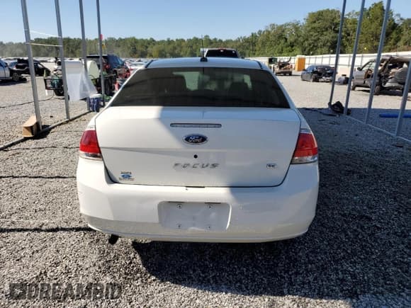 ✅ 2009 Ford Focus SE • VIN: 1FAHP35N99W140746 • Lot: 70863105. Wystawiony na Copart z przebiegiem 153 063 mil. Bezpłatny archiwum sprzedaży aukcyjnych z USA i szczegółowy raport historii pojazdu na DreamBid. Zdjęcie 6.