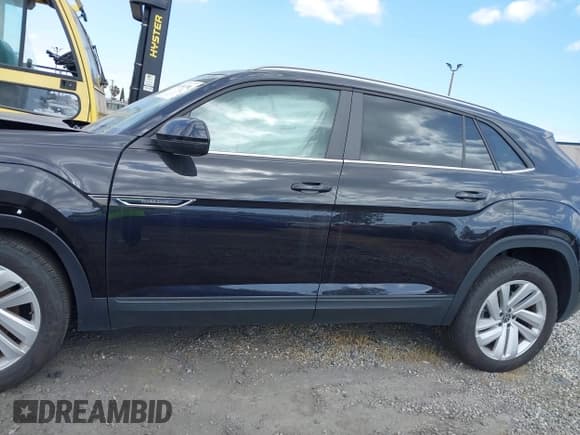 ✅ 2022 Volkswagen Atlas SE • VIN: 1V2JE2CAXNC229523 • Lot: 41364396. Wystawiony na IAAI z przebiegiem 19 781 mil. Bezpłatny archiwum sprzedaży aukcyjnych z USA i szczegółowy raport historii pojazdu na DreamBid. Zdjęcie 14.