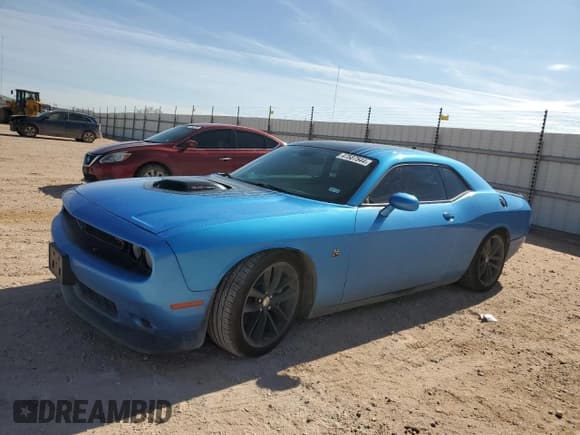 ✅ 2015 Dodge Challenger R/T Scat Pack • VIN: 2C3CDZFJ4FH877847 • Lot: 47587544. Wystawiony na Copart z przebiegiem 48 850 mil. Bezpłatny archiwum sprzedaży aukcyjnych z USA i szczegółowy raport historii pojazdu na DreamBid. Zdjęcie 1.