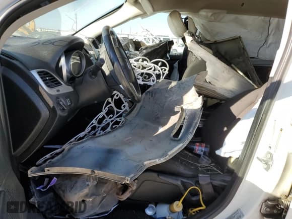 ✅ 2016 Dodge Journey SE • VIN: 3C4PDCABXGT166138 • Lot: 86498725. Listed on Copart with 126,852 mi. Free auction sales archive from the USA and detailed vehicle history report at DreamBid. Image 7.