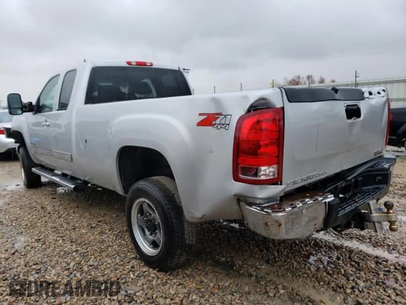 ✅ 2012 GMC Sierra 2500HD SLT • VIN: 1GT221E83CZ225200 • Lot: 41206854. Wystawiony na Copart z przebiegiem 121 863 mil. Bezpłatny archiwum sprzedaży aukcyjnych z USA i szczegółowy raport historii pojazdu na DreamBid. Zdjęcie 2.