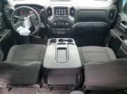 ✅ 2021 Chevrolet Silverado 1500 Custom Trail Boss • VIN: 1GCPYCEF4MZ154640 • Lot: 54376125. Wystawiony na Copart z przebiegiem 136 671 mil. Bezpłatny archiwum sprzedaży aukcyjnych z USA i szczegółowy raport historii pojazdu na DreamBid. Zdjęcie 8.